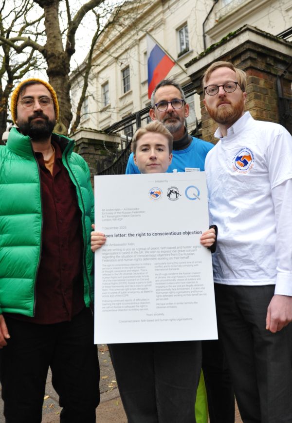 Handing in a letter at the Russian Embassy about protecting the right to conscientious objection. Image credit: Michael Preston for Quakers in Britain