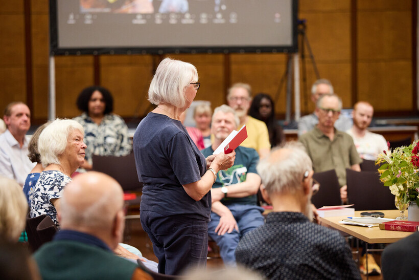 In meetings for worship people might feel inspired to share insights and guidance. Photo: Mike Pinches 